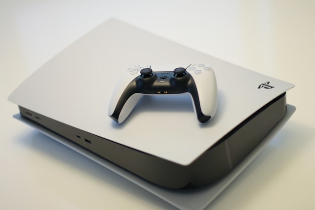 PS5 + 3 oyun